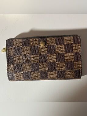 Louis Vuitton Brown Checkered leather wallet with Gold-Tone Snap and zipper